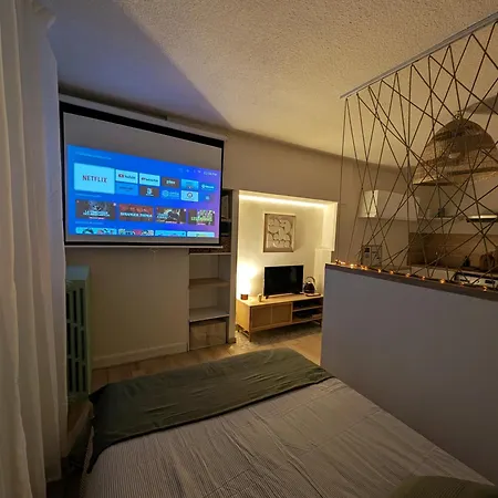 Thermes Et Cinema - T1 Bis Sur