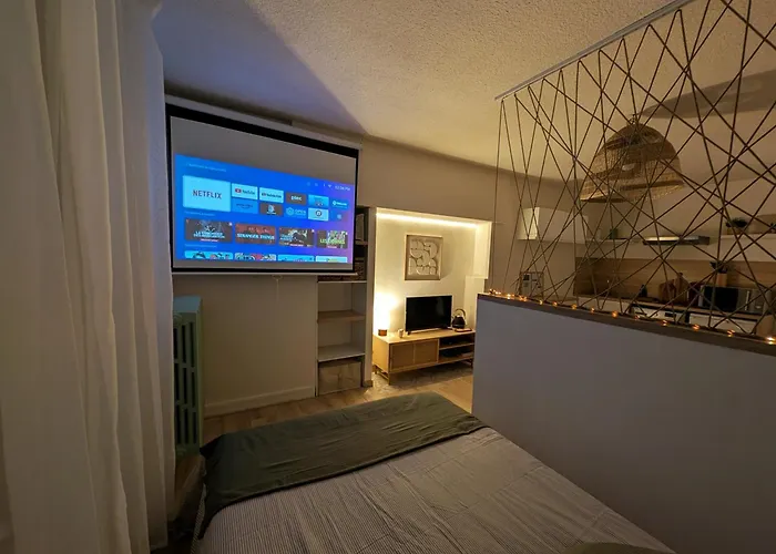 Thermes Et Cinema - T1 Bis Sur